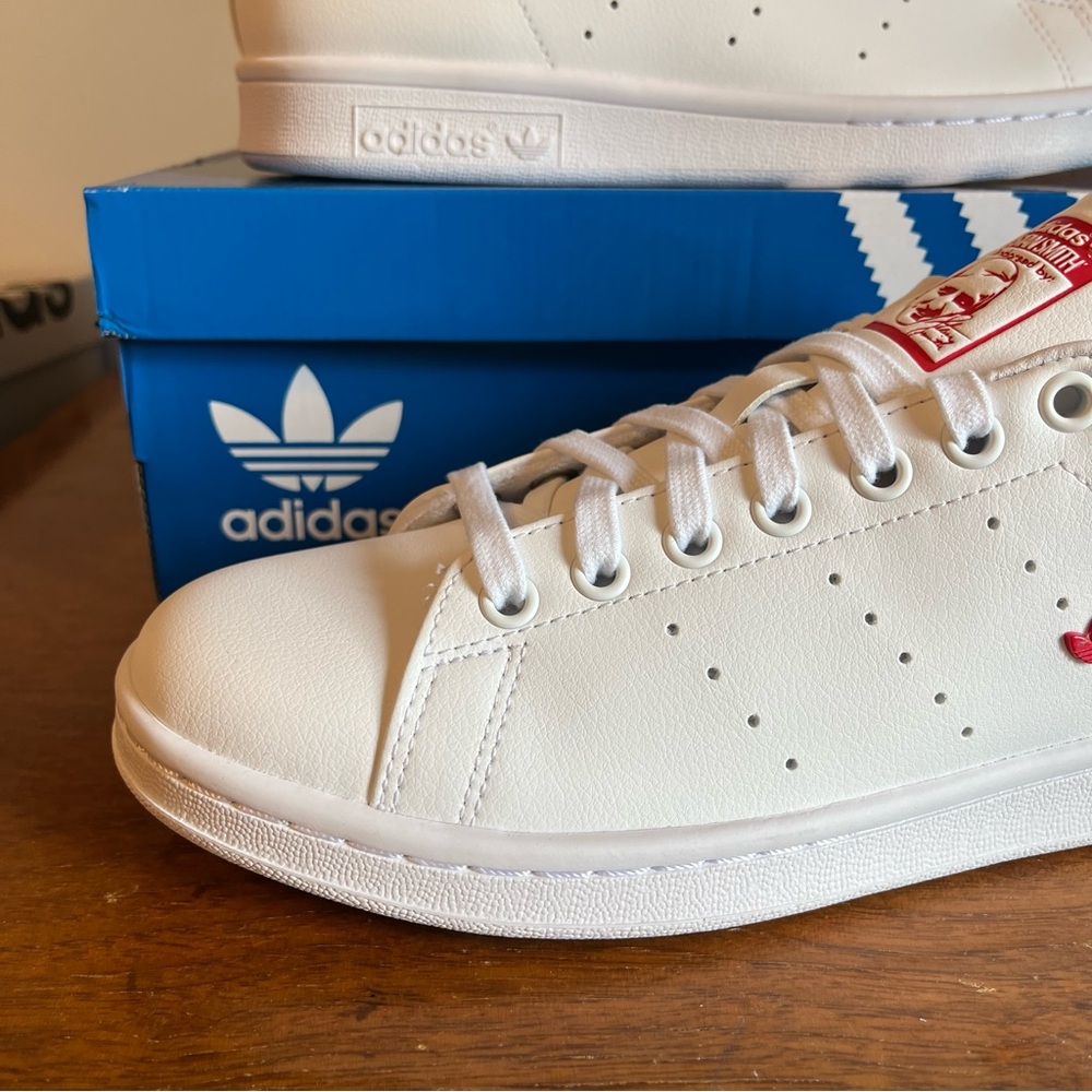 ADIDAS Women's Stan Smith White / Red Heart Shoes - Picture 2 of 10